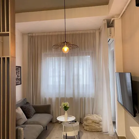 Stylish In Center * 布加勒斯特